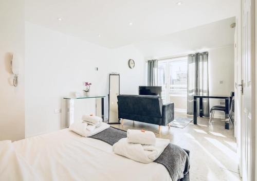 Mill Road Apartment | Riverlight Studio sleep 3