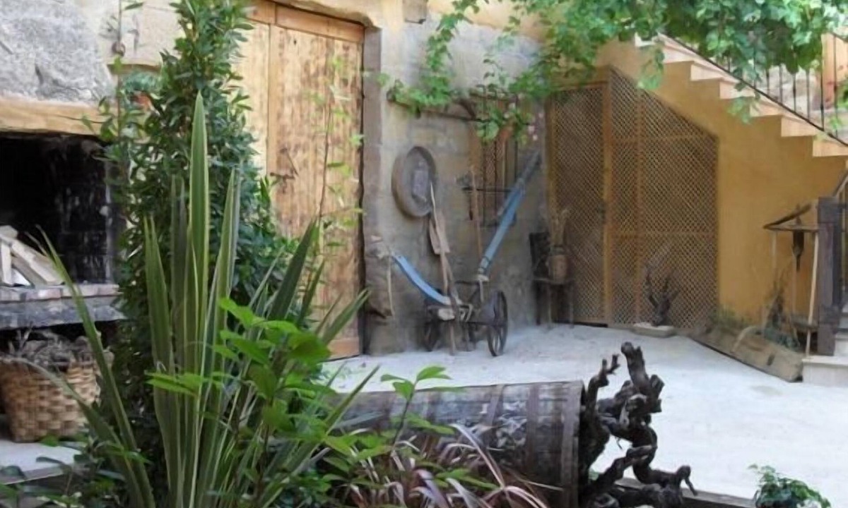 Cuzcurrita de Rio Tiron Cottage | "Rural House in La Rioja for 7 People - La Viña 2 with Games and Barbecue"
