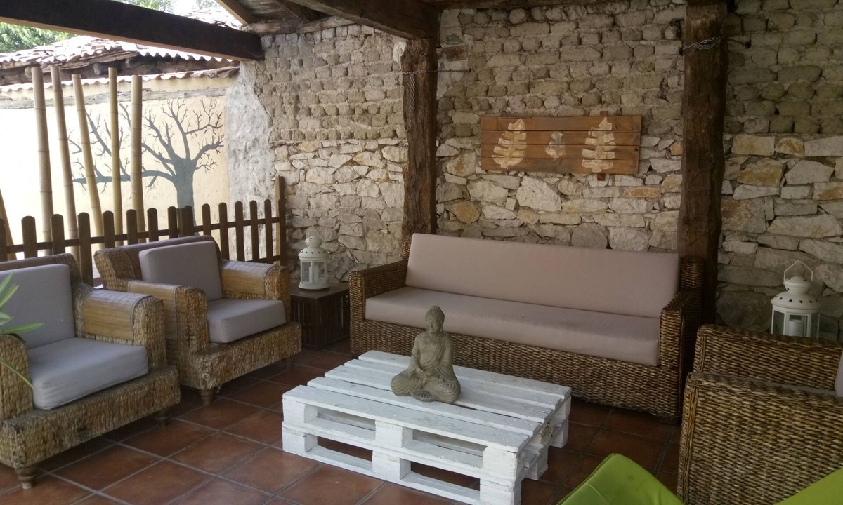 Campo de Cuellar Cottage | Self catering cottage Laguna Herrera for 14 people