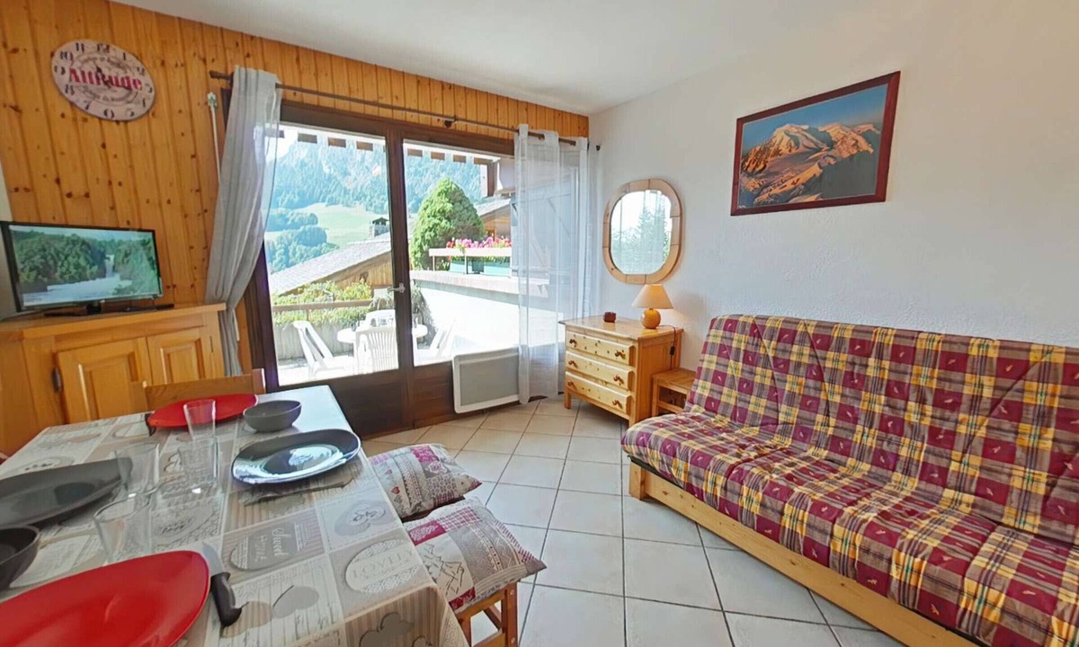 Le Chinaillon Apartment | Ski-in/ski-out studio with terrace, parking and Wi-Fi - sleeps 4