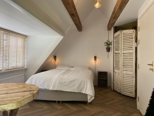 Den Burg Bed & Breakfast | So-Hum