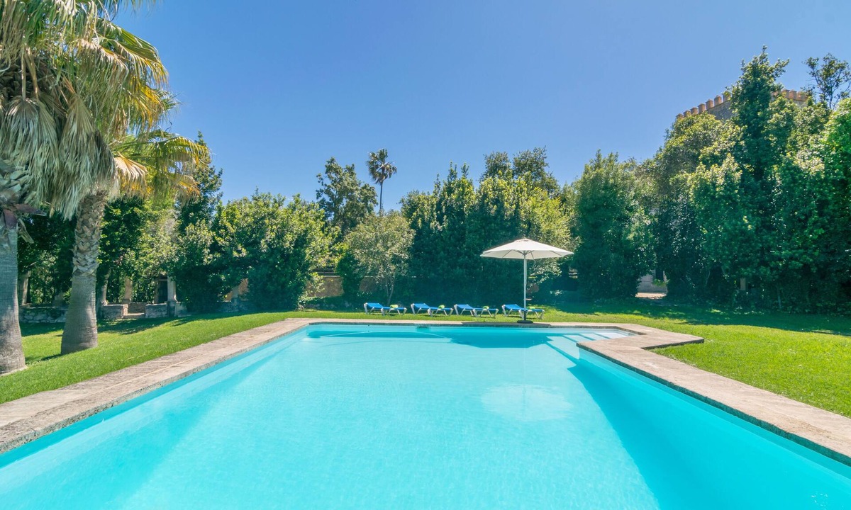 Inca House | SON VIVOT - Nº5 DÚPLEX APTO -ADULTS ONLY - Room with shared pool in Inca. Free WiFi