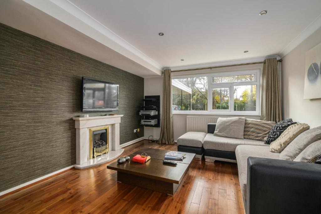 Edgbaston Apartment | Spacious 2 BDR Home with Parking Near City Centre
