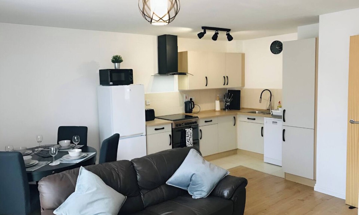 Cambridge Apartment | Spacious 2-Bed Flat | Prime Location
