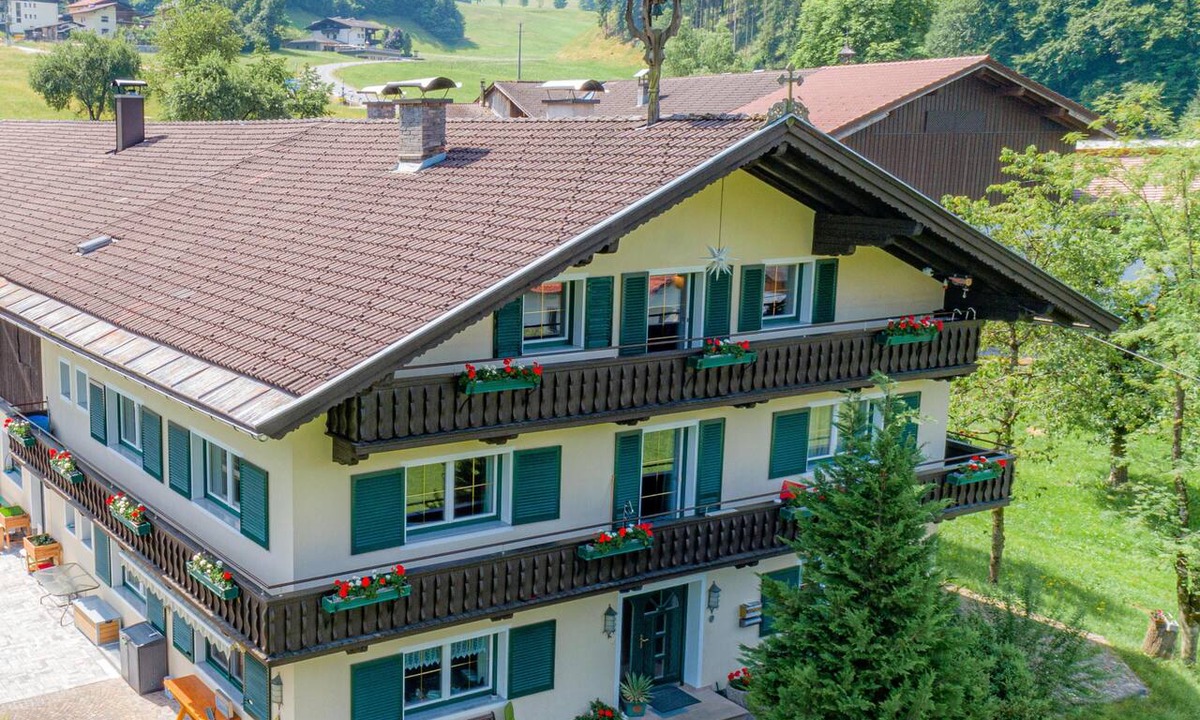 Itter Apartment | Spacious accommodation, 1.2 km to the ski lift