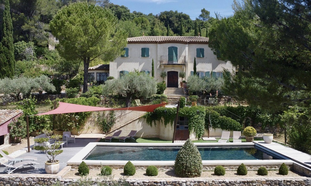 Clermont-l'Herault Villa | Spacious Mediterranean Bastide in a green setting. Pool & Spa