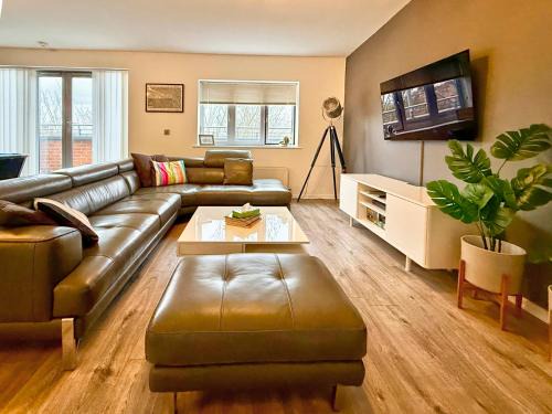 Chelmsford Apartment | Split level unique large 2BDR apartment