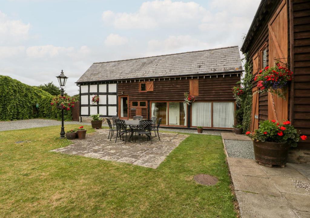 Pembridge House | Stable End