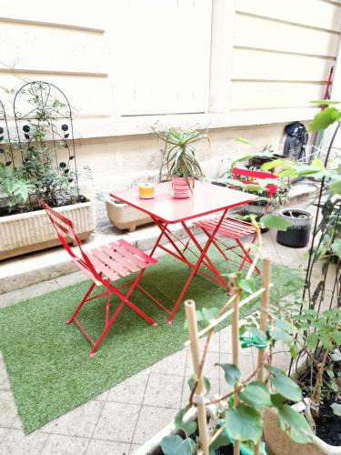 8th Arrondissement Apartment | Studio de charme Paris Champs Elysees