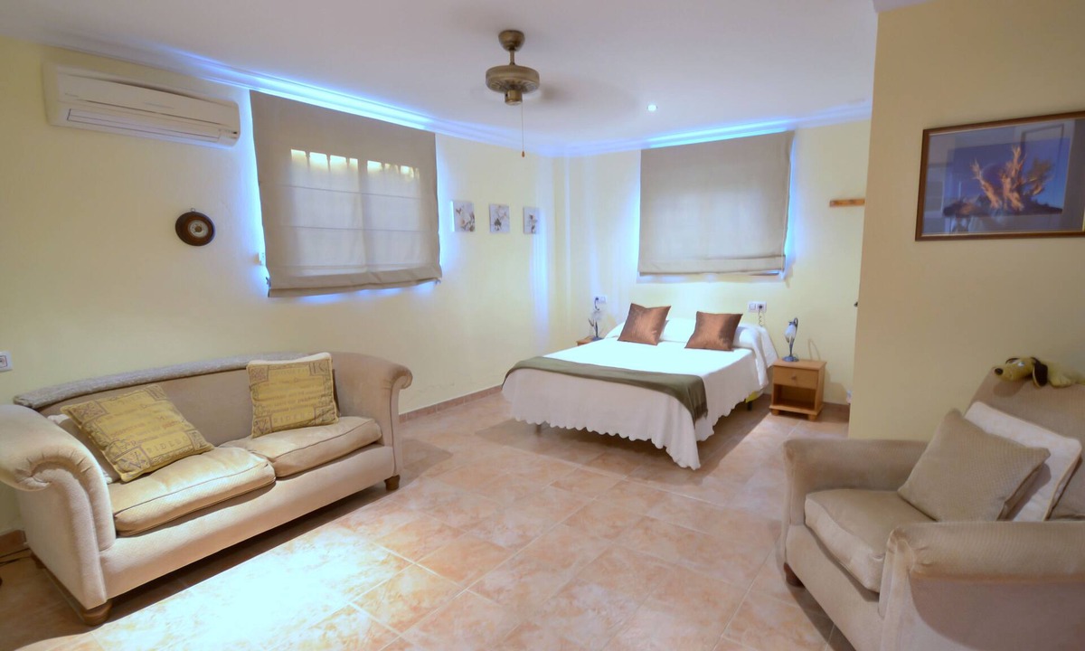 Algodonales Apartment | Super Open-plan living Studio Apartment Countryside location.