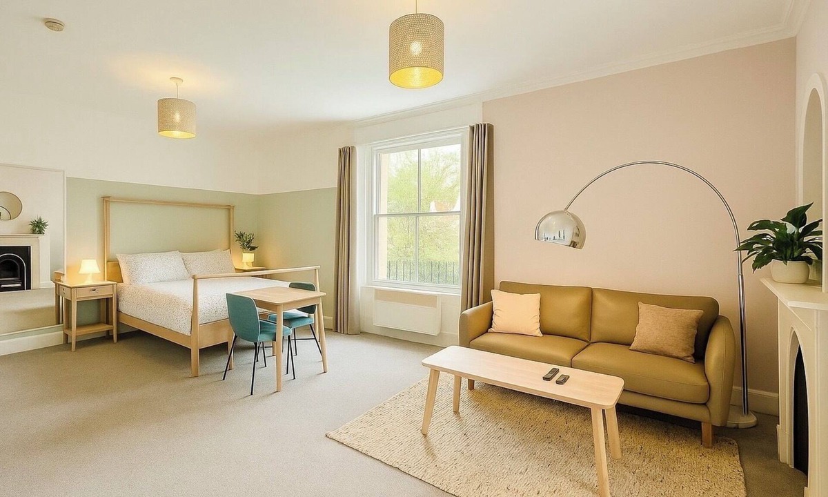 Bath Apartment | Tastefully decorated, central apartment with parking