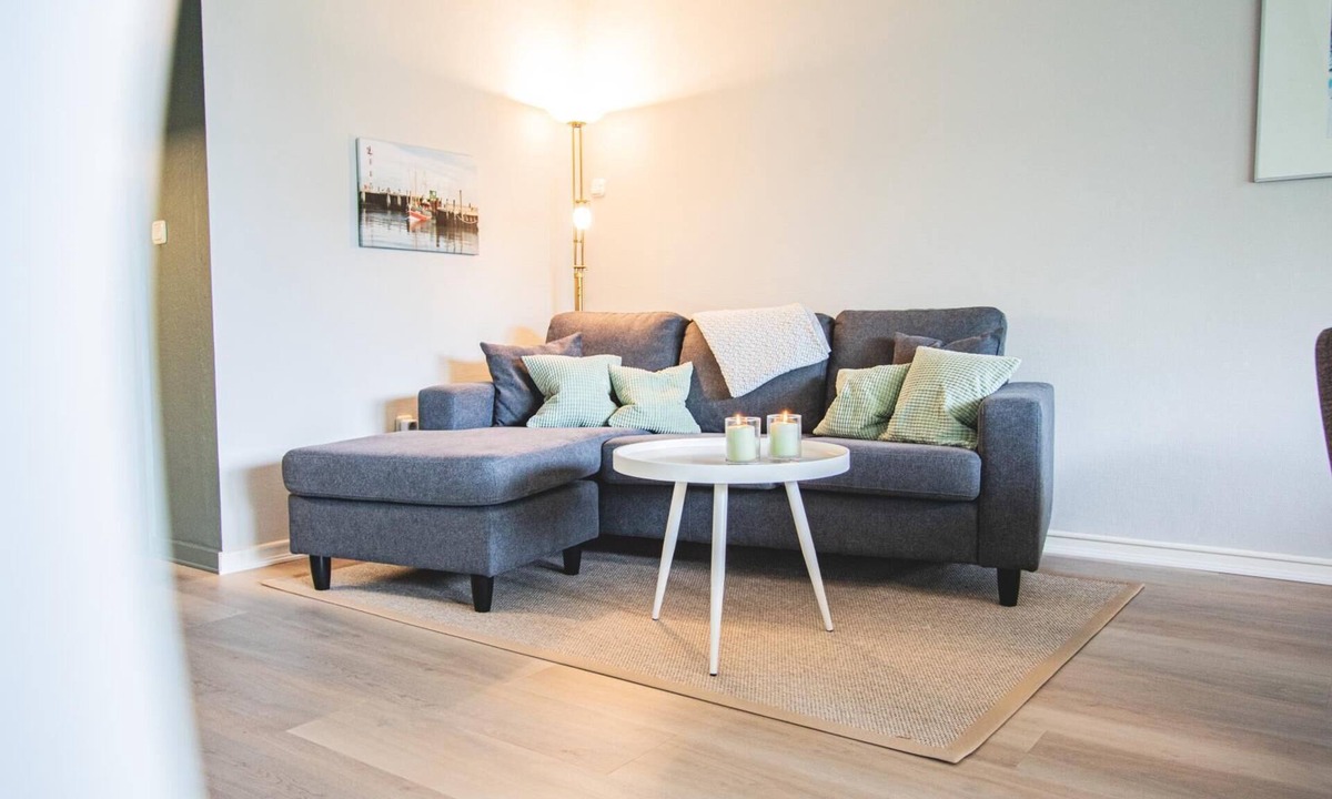 Wenningstedt-Braderup Apartment | The 4-room apartment with around 80 square meters of living space is located in a small residential complex with 4 thatched houses.