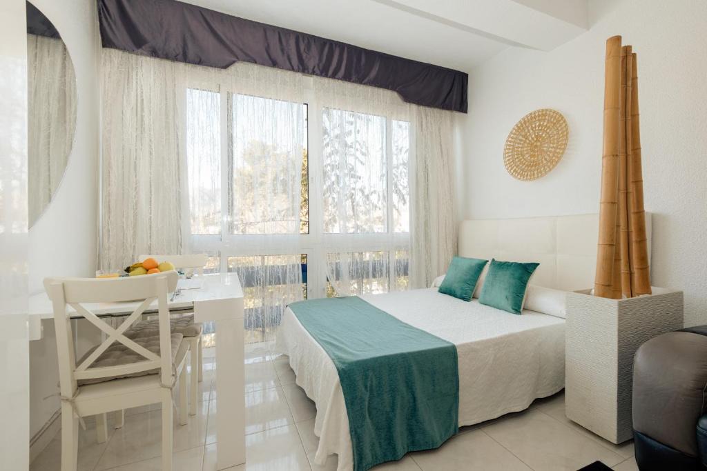 Torremolinos Bed & Breakfast | Top2Stay Los Alamos