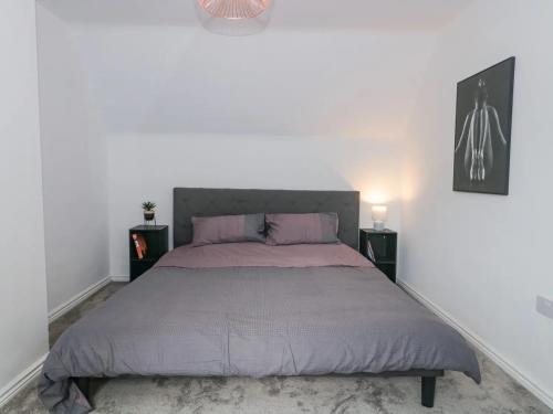 Bushton House | Tranquil Clyffe Cottage