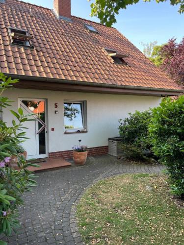 Kaltenweide House | Twenge Retreat - Haus Nähe Stadt und Flughafen mit Garten, 3 Zimmer, TV, Küche, Bad und Netflix