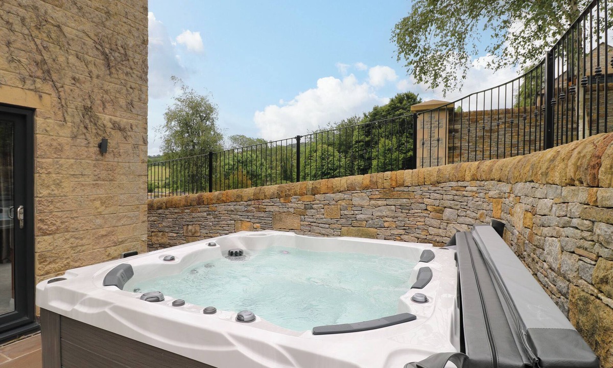 Matlock Cottage | Ty Gambo