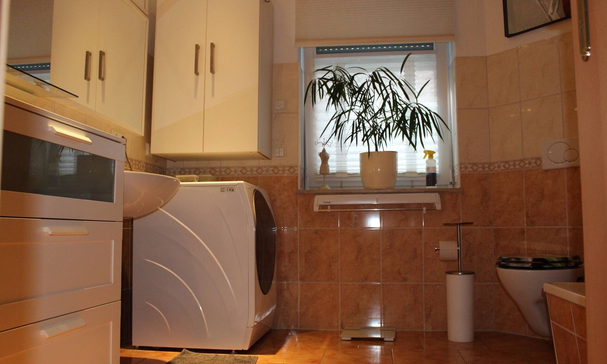 Bernburg Apartment | Vacation rental 1 accommodates a max. of 6 people