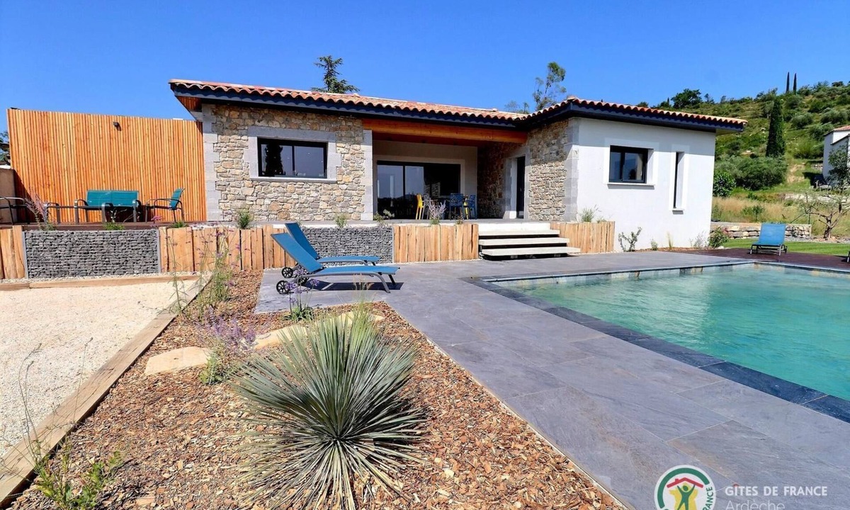 Ruoms House | Villa Neuve, Climatisée; Grande Piscine, Lieu Calme