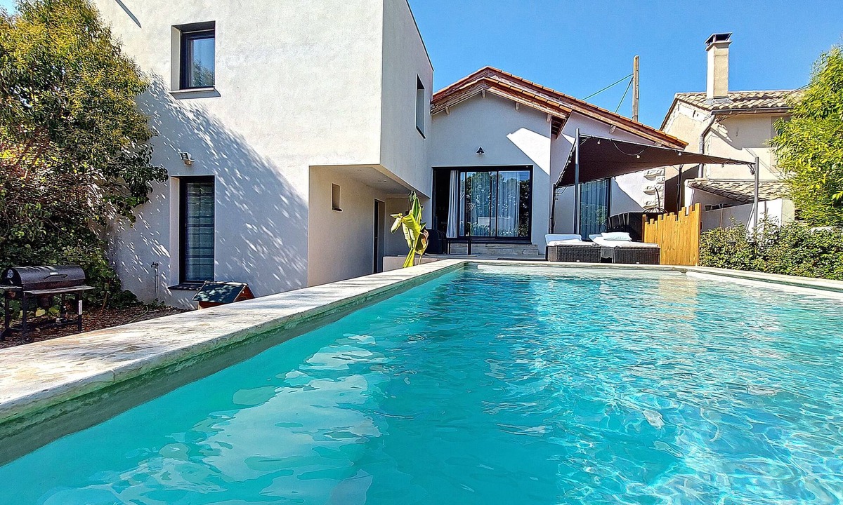 Grezan Villa | Villa with pool near the historic center