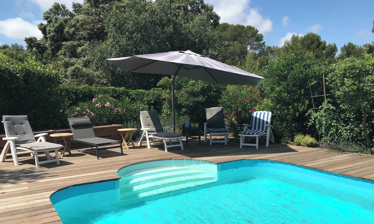 Castries Villa | Villa with private pool, large enclosed garden, beaches 25mn away,10 pers