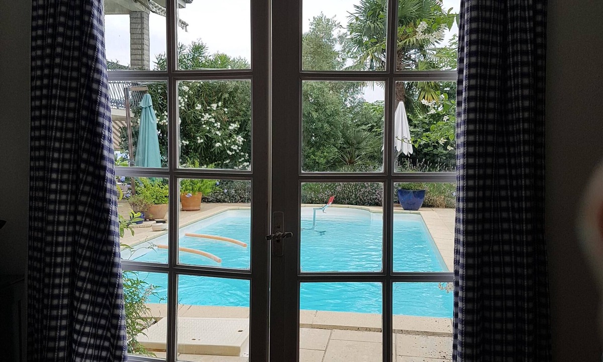Angos House | Welcome to our house with swimming pool facing south facing the Pyrenees.