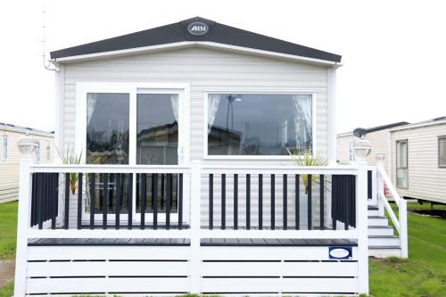 Seasalter Resort | Whitstable Neptune