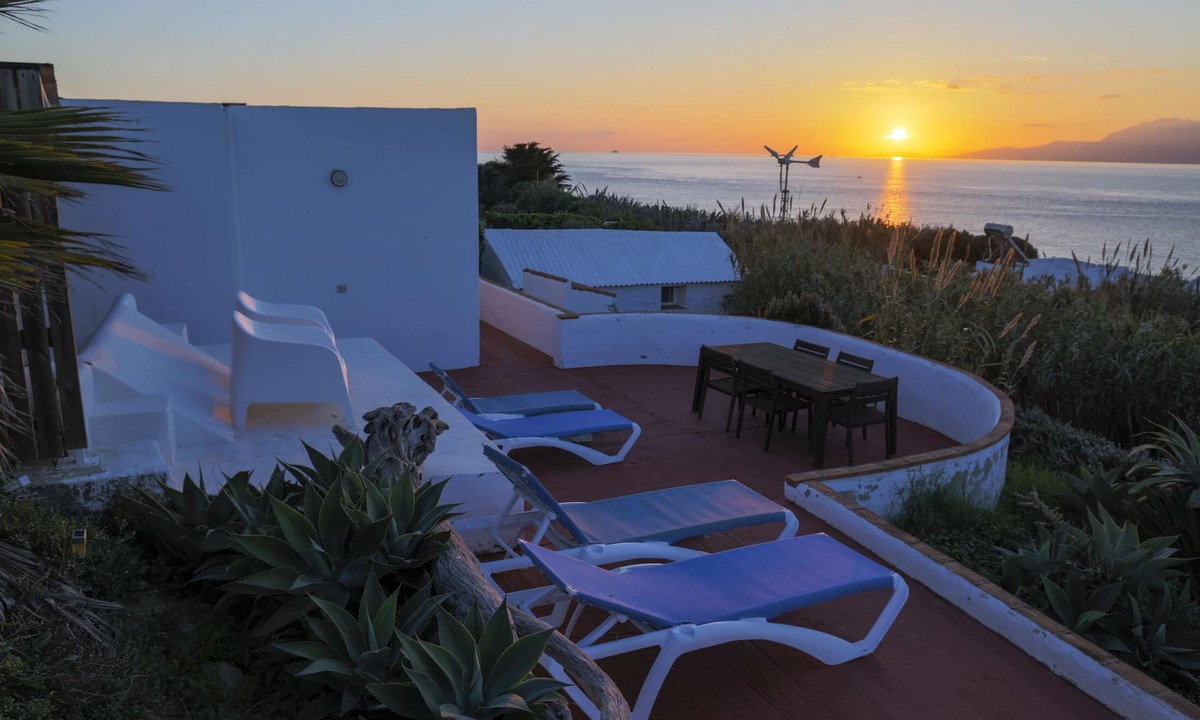 Cabrita House | WIFI Beach Front Villa Amazing Views