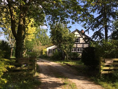 Pembridge Bed & Breakfast | Yew Tree Cottage