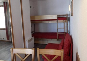 100m from resort center, 1st floor, view ski slopes, balcony, tv, 27m², La Plagne