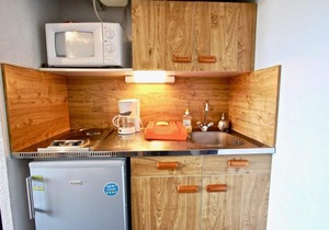 100m from ski slopes, 2nd floor, balcony, tv, ski locker, 23m², Chamrousse