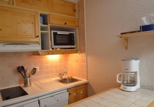 10m from ski slopes, 6th floor, balcony, tv, ski locker, 55m², Les Menuires