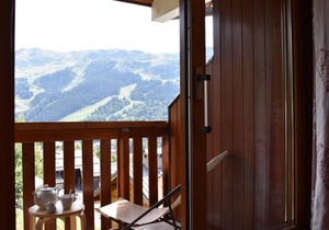 150m from ski lifts, 1st floor, balcony, ski locker, 65m², Méribel