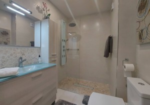 2 bedroom 2 bathroom apt in Puerto Portals Sea view big pool next to the beach