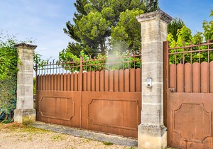 2 bedroom accommodation in Maillane
