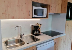 2-room apt for 5 with balcony & parking near slopes in Chinaillon