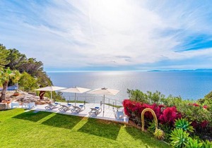 396 m² Villa ∙ 4 bedrooms ∙ 8 guests