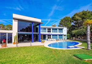 396 m² Villa ∙ 4 bedrooms ∙ 8 guests