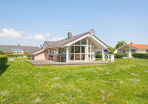 6 person holiday home in GROEMITZ
