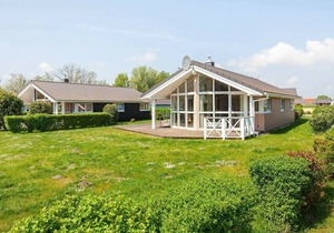 6 person holiday home in GROEMITZ