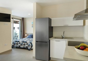 Apartment Albamar 1D with Mountain View, Wi-Fi, A/C & Balcony