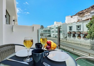 Apartment Albamar 1D with Mountain View, Wi-Fi, A/C & Balcony
