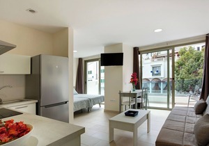 Apartment Albamar 1C with Mountain View, Wi-Fi, A/C, Balcony & Terrace