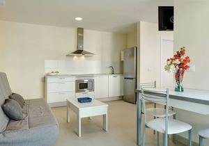 Apartment Albamar 1A with Mountain View, Wi-Fi, A/C, Balcony & Terrace