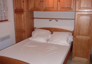 Appartement cosy 6 pers. proche pistes avec balcon, casier à skis et parking couvert - FR-1-573-32