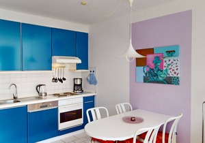 Beachfront 2-room vacation apartment for 4 people with balcony and private parking space