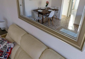 Beautiful 2 bed apartment in walking distance to the beach