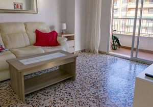 Beautiful 2 bed apartment in walking distance to the beach