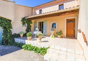 Beautiful home in Les Angles with WiFi and 3 Bedrooms