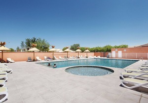 Beautiful modern apartment near the historic Aïgues Mortes