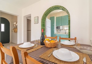 BINIFORCAT 11 - Charming apartment with shared pool located 250 meters from the beach.